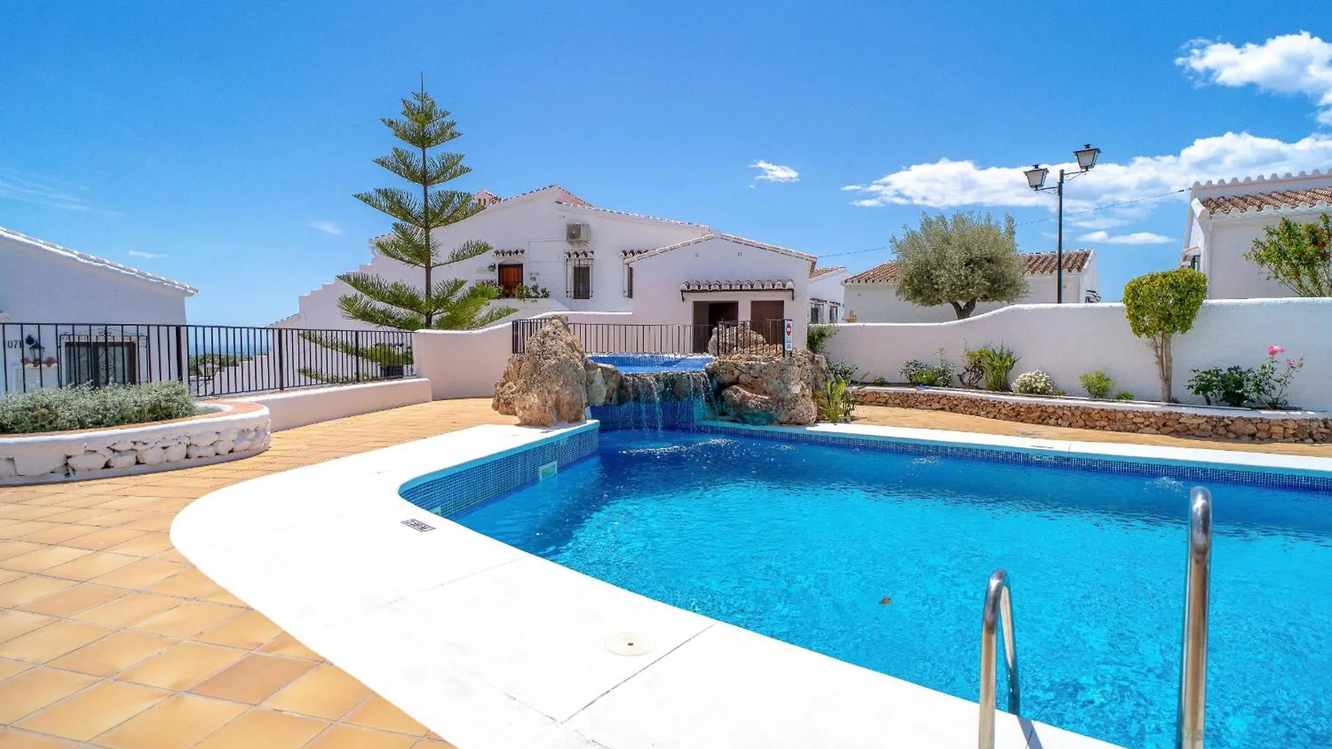 Daire Los Naranjos 15B Capistrano Village By Casasol Nerja İspanya